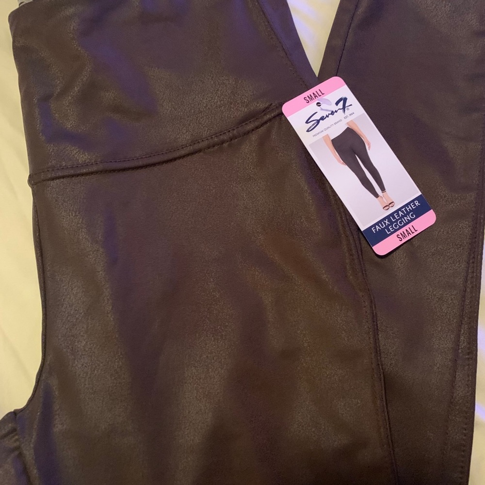 ULTRA HIGH RISE SCULPTING LEGGING - Picture 3 of 5